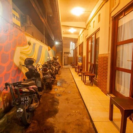 Putra Dadi Guest House Canggu Екстериор снимка